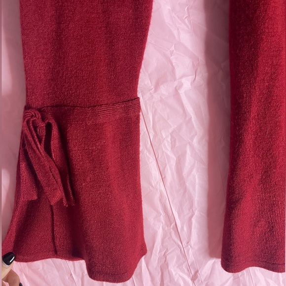Roz & Ali women’s small red sweater with flowey arms with bows - Picture 3 of 6